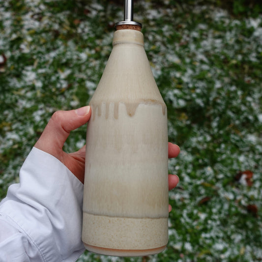 Bouteille d'huile beige