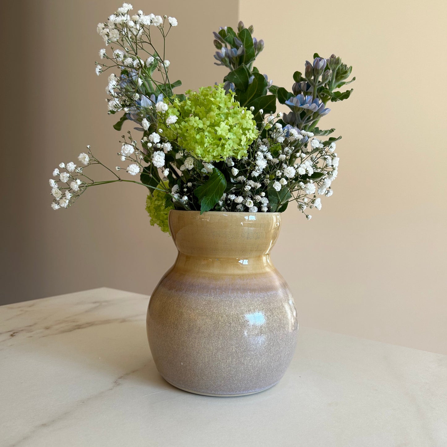 MILA, vase