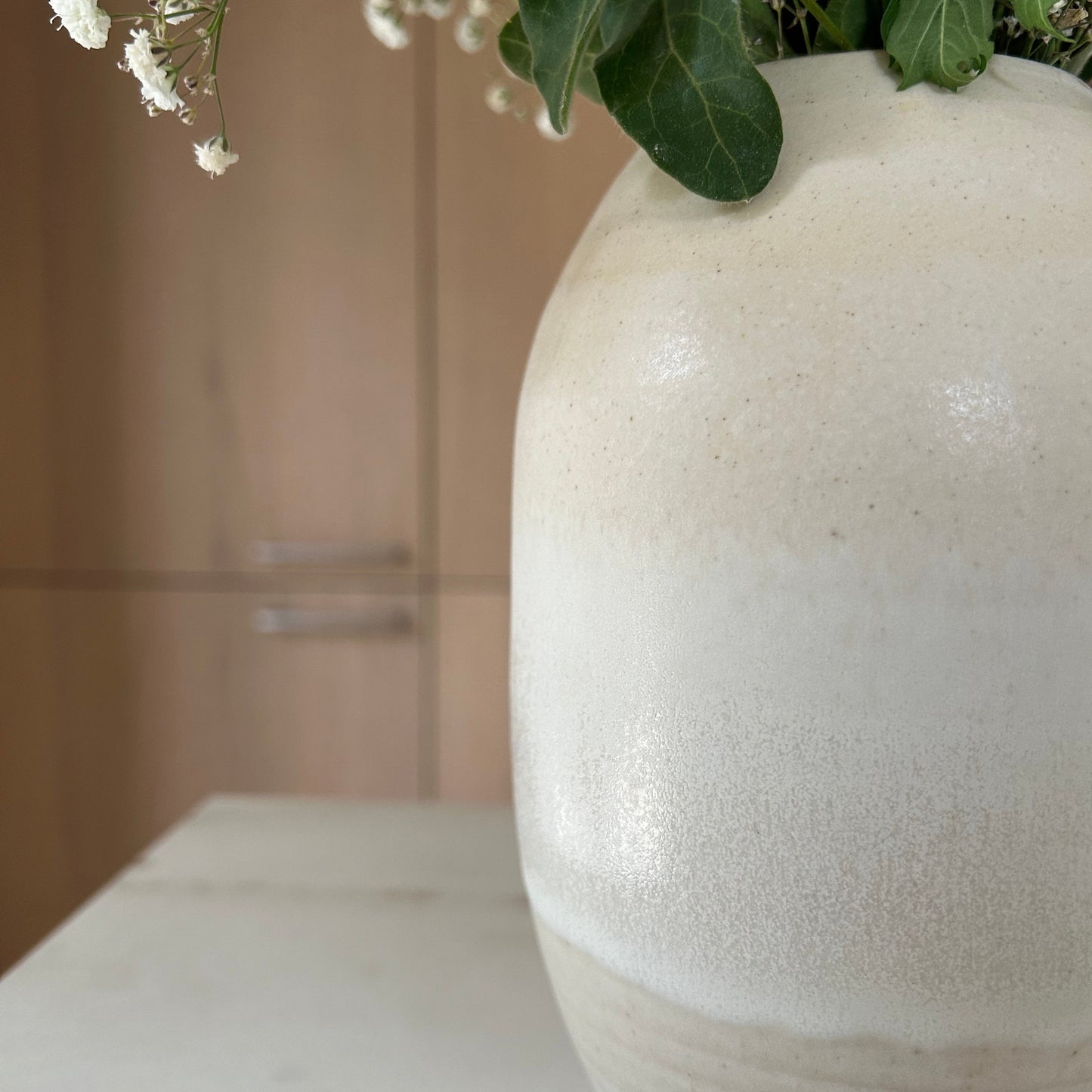 EMMA, vase