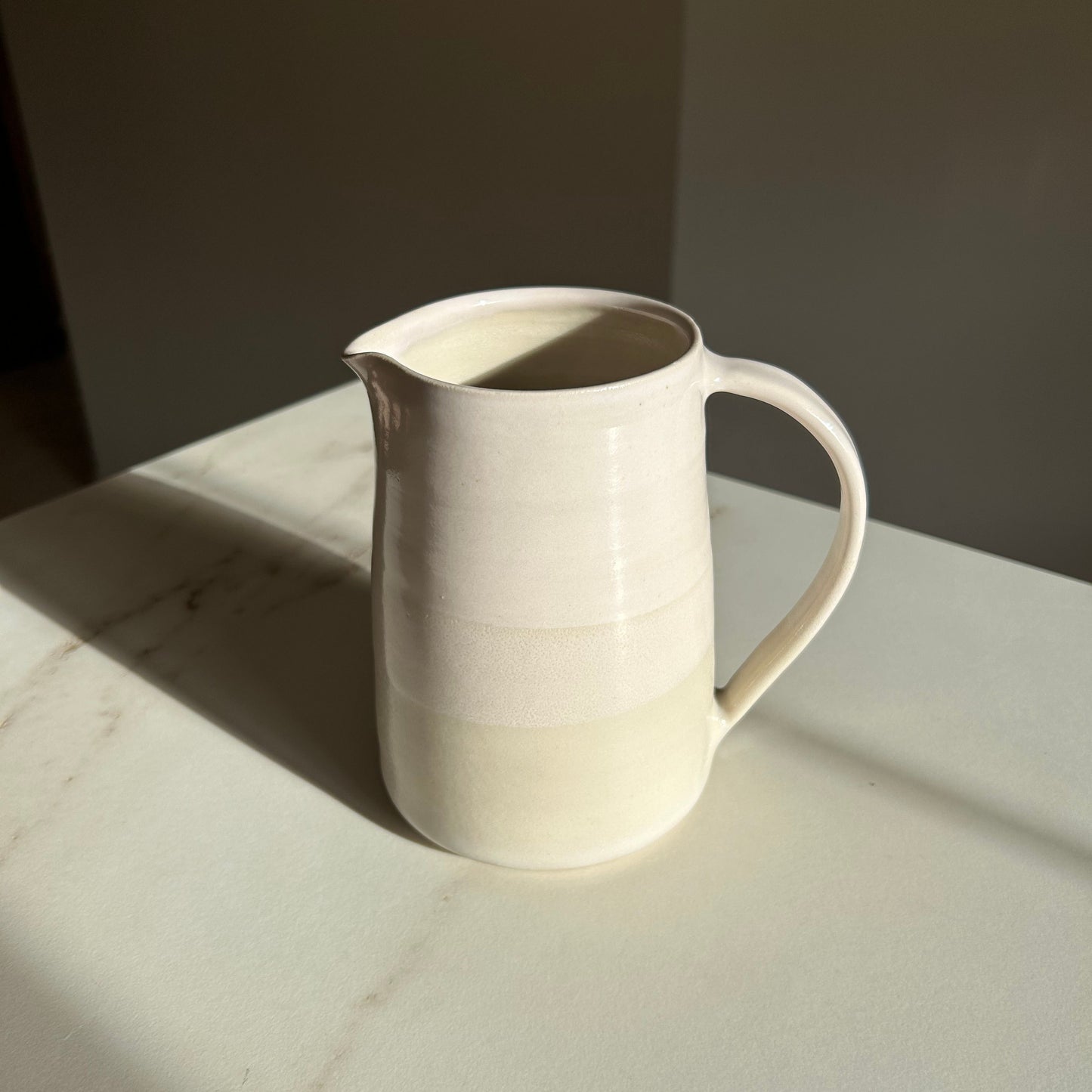 ELISA, pitcher vase