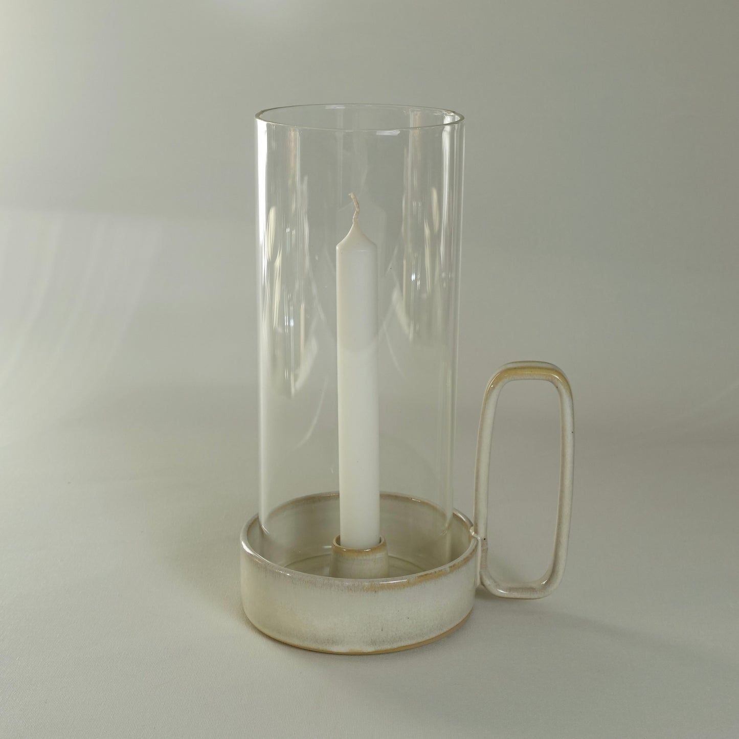 Bougeoir blanc avec verre soufflé