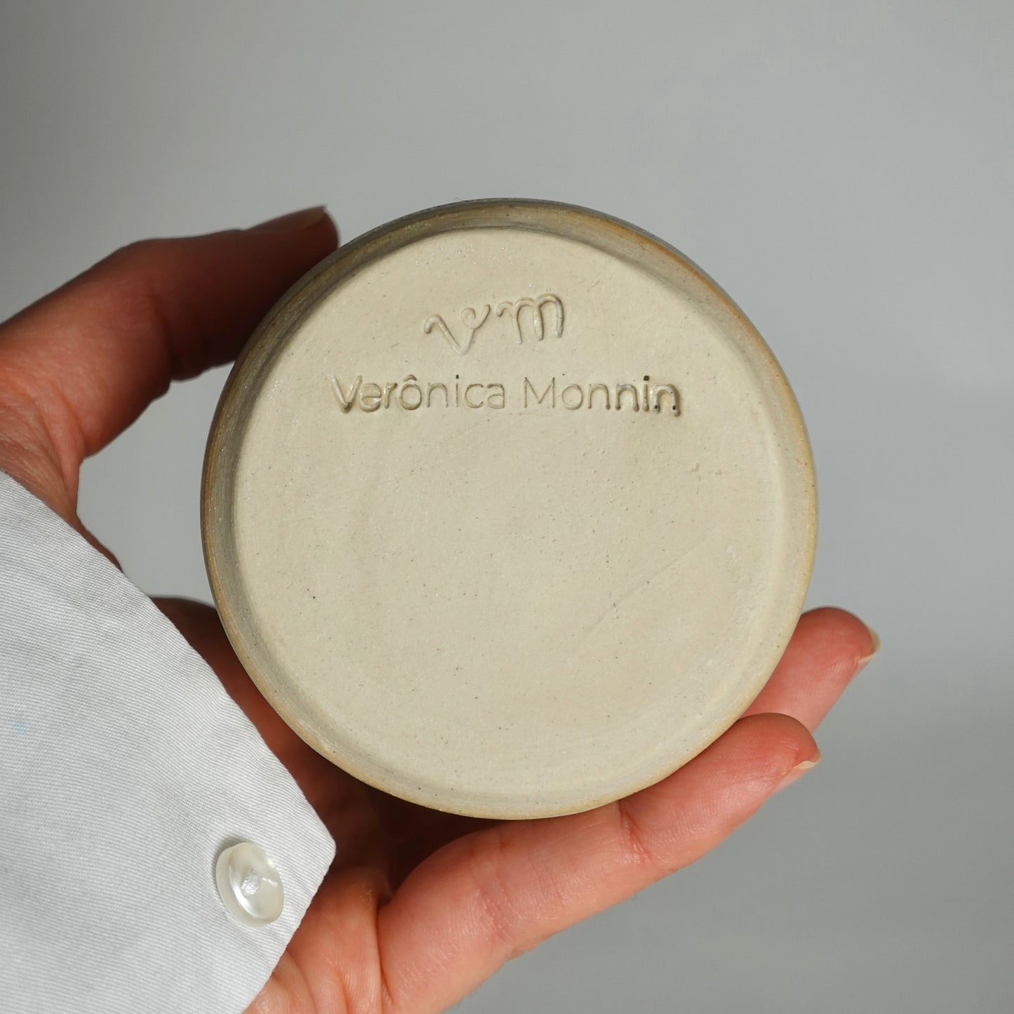 Bouteille d'huile beige