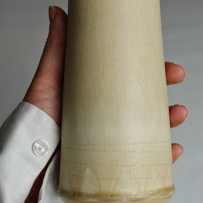 Bouteille d'huile beige