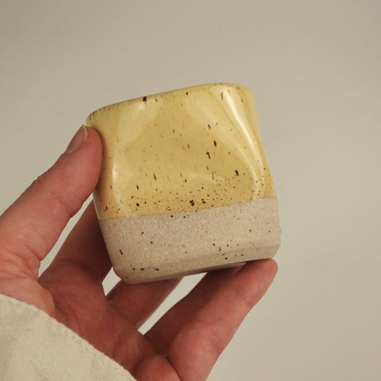 RIVAGE, yellow handleless cup