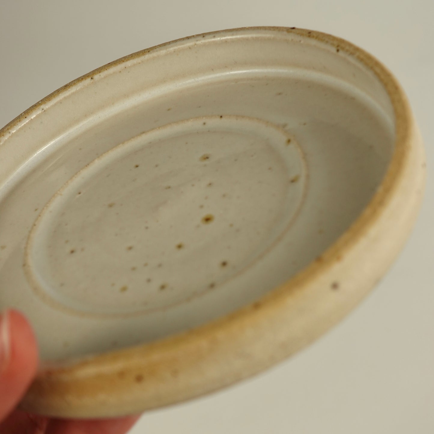 RIVAGE, yellow saucer