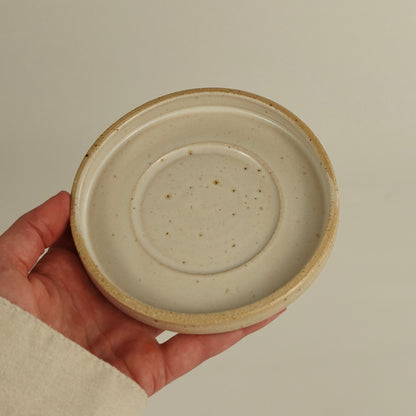 RIVAGE, yellow saucer