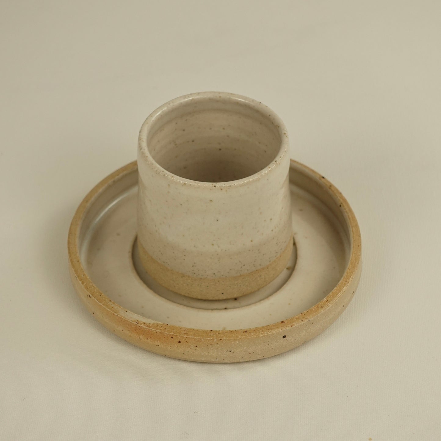 RIVAGE, yellow saucer