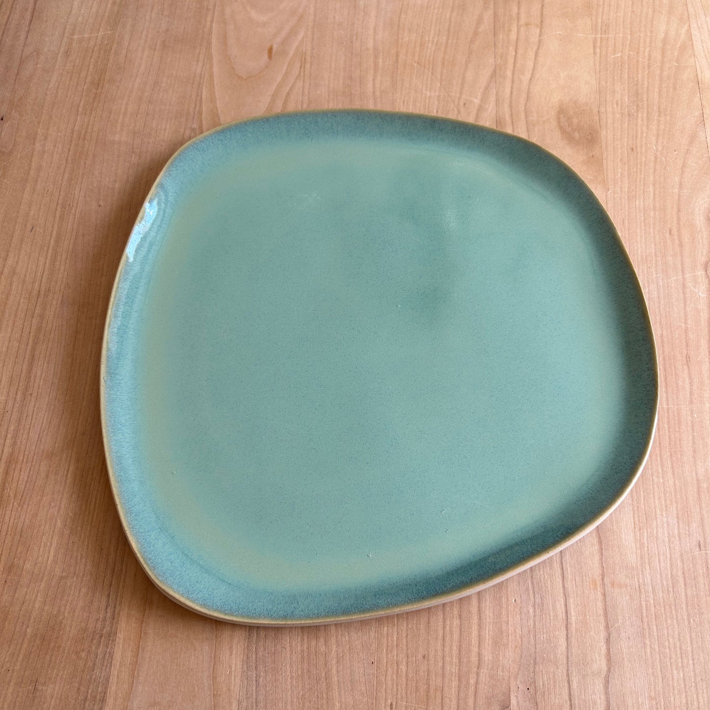 Asymmetrical appetizer dish