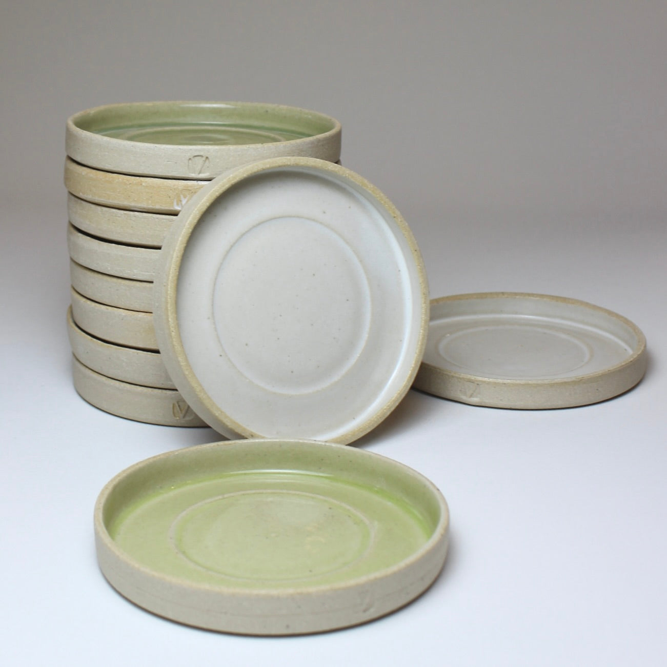 RIVAGE, yellow saucer